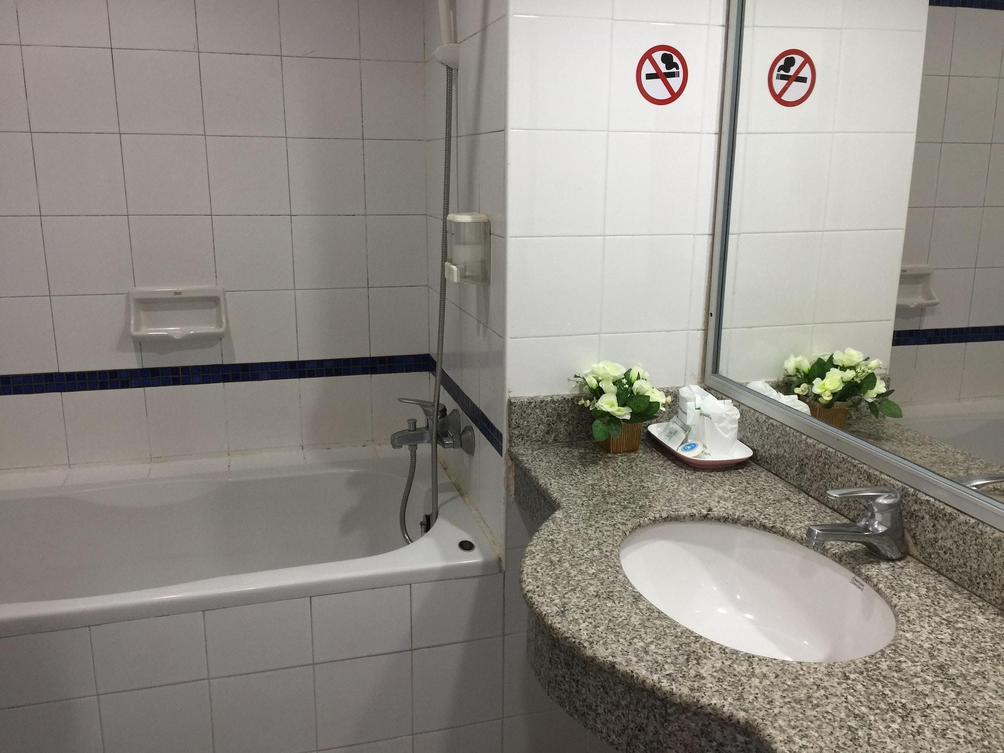 Krabi Golden Hill Hotel Екстер'єр фото