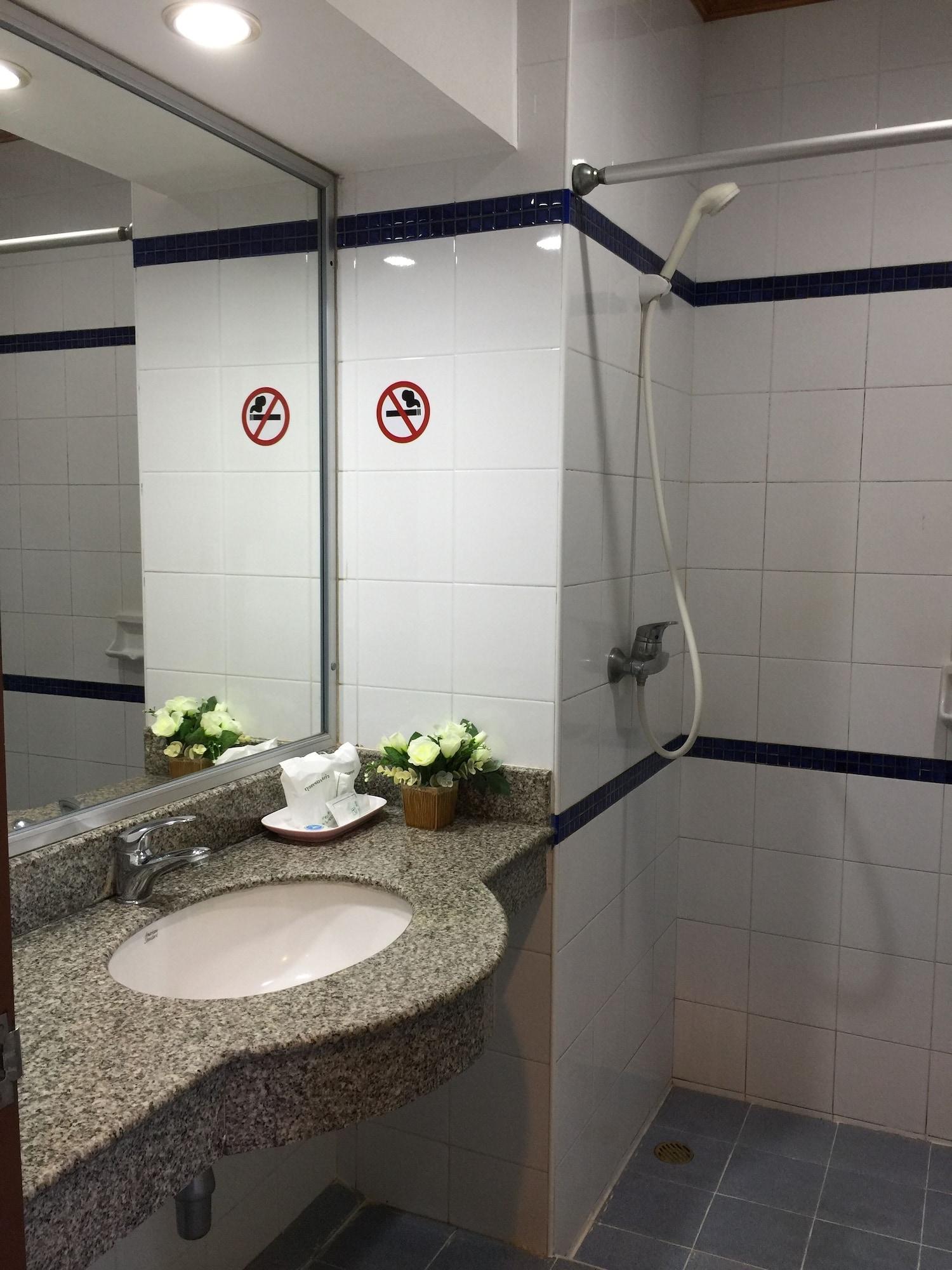Krabi Golden Hill Hotel Екстер'єр фото